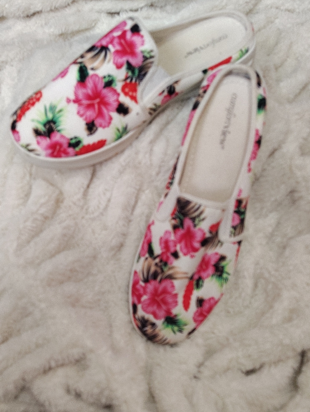 comfortview White Floral Slip-On Mules with Pink Flowers